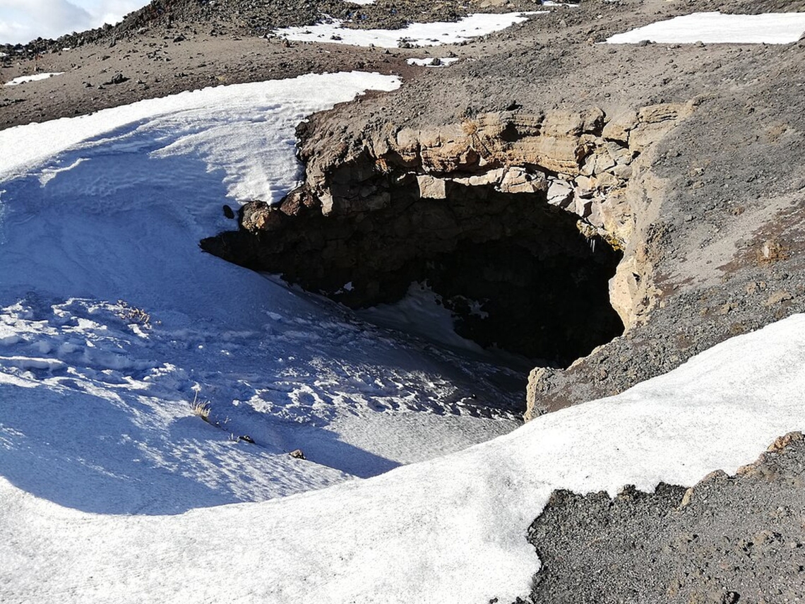 Grotte dell’Etna: guida completa alle grotte laviche più belle Grotte dell’Etna: guida completa alle grotte laviche più belle
